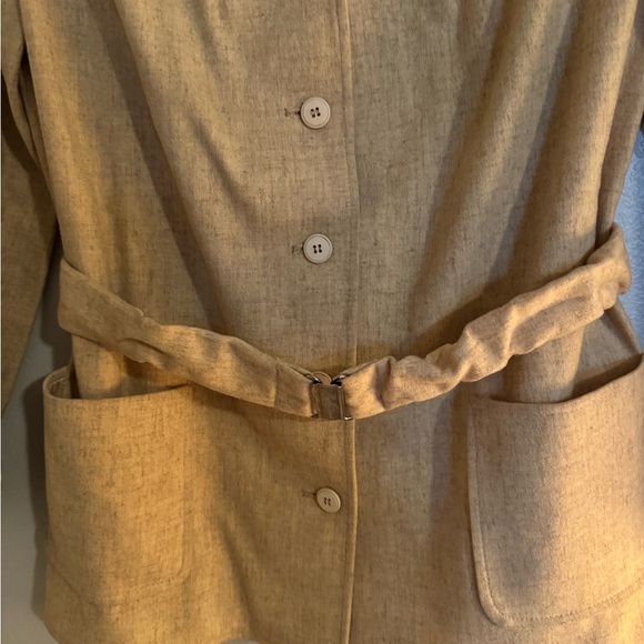 Pendleton Tan Utility Jacket with Belt and Collar - Picture 3 of 6